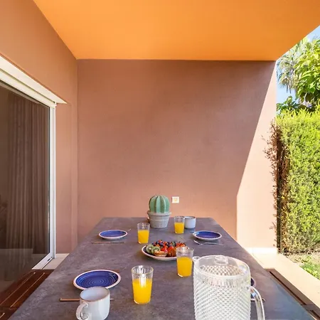 Serene Ocean 1 Bdr With Patio By Lovelystay