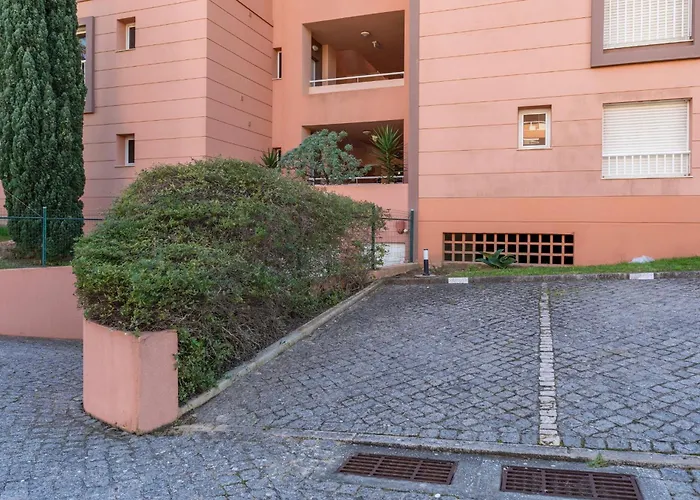 Serene Ocean 1 Bdr With Patio By Lovelystay